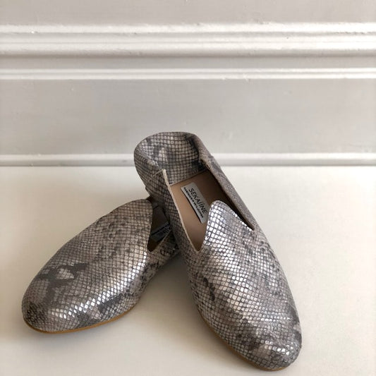 MOTHER-OF-PEARL SNAKESKIN